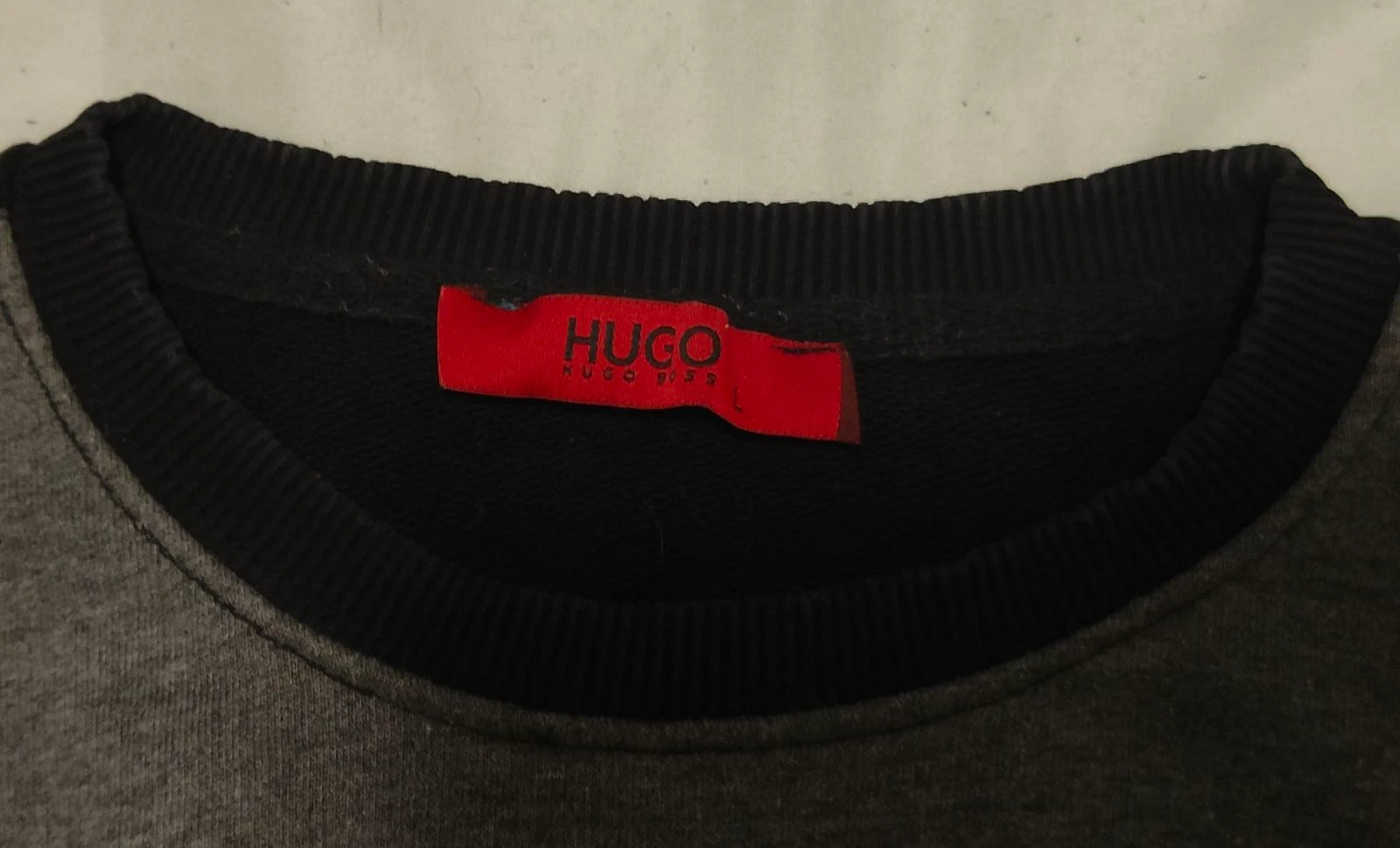 Jersey Hugo Boss hombre talla L negro/gris y banda verde con logo bordado – photo 3